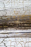 Fondo con oro, le crepe e le strisce di pittura nel retro stile immagini stock libere da diritti Fondo con oro, le crepe e le strisce di pittura nel retro stile immagini stock libere da diritti