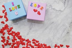 fondo de la Plano-endecha para el día de tarjeta del día de San Valentín, amor, corazones, espacio de la copia de la caja de rega imagenes de archivo fondo de la Plano-endecha para el día de tarjeta del día de San Valentín, amor, corazones, espacio de la copia de la caja de rega imagenes de archivo