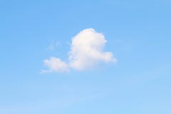 Fondo del cielo, cielo claro, fondo hermoso del azul de cielo, cielo con las nubes Fotos de archivo Fondo del cielo, cielo claro, fondo hermoso del azul de cielo, cielo con las nubes Fotos de archivo