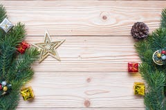 Fondo di Natale con la decorazione, contenitore di regalo immagini stock libere da diritti Fondo di Natale con la decorazione, contenitore di regalo immagini stock libere da diritti