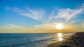 Fondo relajante de la puesta del sol hermosa sobre negro metrajes Fondo relajante de la puesta del sol hermosa sobre negro metrajes