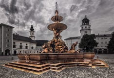 Fontaine Residenzbrunnen-Salzbourg-Autriche photos stock Fontaine Residenzbrunnen-Salzbourg-Autriche photos stock
