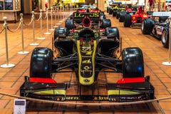 FONTVIEILLE MONACO, JUN, - 2017: czarny LOTUS E 21 RENAULT F1 2013 w Monaco wierzchołka samochodów kolekcji muzeum fotografia stock FONTVIEILLE MONACO, JUN, - 2017: czarny LOTUS E 21 RENAULT F1 2013 w Monaco wierzchołka samochodów kolekcji muzeum fotografia stock