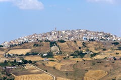 Forenza (Basilicata, Italië) bij de zomer royalty-vrije stock afbeelding Forenza (Basilicata, Italië) bij de zomer royalty-vrije stock afbeelding