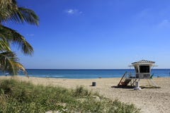 Пляж Fort Lauderdale станции личной охраны стоковая фотография rf Пляж Fort Lauderdale станции личной охраны стоковая фотография rf