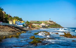 Fort San Felipe Del Morro à San Juan, Puerto Rico au lever de soleil images libres de droits Fort San Felipe Del Morro à San Juan, Puerto Rico au lever de soleil images libres de droits
