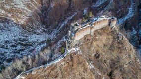 Forteresse ruinée de Poenari en hiver, Roumanie images libres de droits Forteresse ruinée de Poenari en hiver, Roumanie images libres de droits