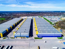 foto complessa di logistica del magazzino con quadcopter immagine stock foto complessa di logistica del magazzino con quadcopter immagine stock