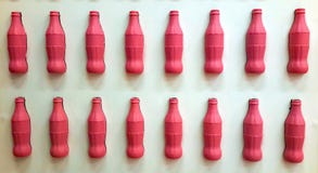 Foto de achtergrondfles drinkt witte geïsoleerde muur stock fotografie Foto de achtergrondfles drinkt witte geïsoleerde muur stock fotografie