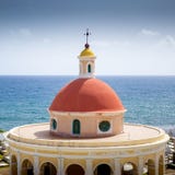 Foto panoramica di vecchia via di San Juan nel Porto Rico Fotografia Stock Libera da Diritti Foto panoramica di vecchia via di San Juan nel Porto Rico Fotografia Stock Libera da Diritti