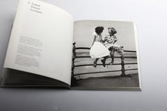 Fotografieboek door Nick Yapp, beroemdste beeld van Bert Hardy ` s het stock afbeelding Fotografieboek door Nick Yapp, beroemdste beeld van Bert Hardy ` s het stock afbeelding