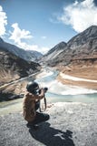 Fotografo e vista di paesaggio al distretto di Leh Ladakh, parte del Norther dell'India fotografie stock libere da diritti Fotografo e vista di paesaggio al distretto di Leh Ladakh, parte del Norther dell'India fotografie stock libere da diritti