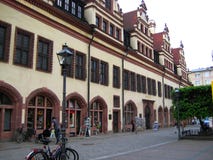Fotos de edificios arquitectónicos del ayuntamiento viejo en la plaza del mercado, en donde el hoy se localiza el museo de la his imágenes de archivo libres de regalías Fotos de edificios arquitectónicos del ayuntamiento viejo en la plaza del mercado, en donde el hoy se localiza el museo de la his imágenes de archivo libres de regalías