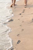 Fotspår på stranden fotografering för bildbyråer Fotspår på stranden fotografering för bildbyråer