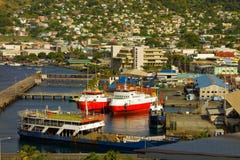 Frachtschiffe an Kingstown-Hafen Stockfotos Frachtschiffe an Kingstown-Hafen Stockfotos