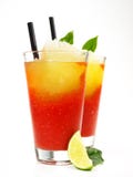 Framboesa Margarita Cocktail no fundo branco fotografia de stock royalty free Framboesa Margarita Cocktail no fundo branco fotografia de stock royalty free
