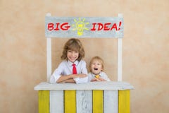 Framg?ng startar upp och aff?rsid?begreppet royaltyfri bild Framg?ng startar upp och aff?rsid?begreppet royaltyfri bild