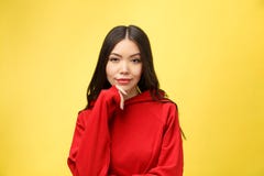 Framsida av en härlig ung flicka med ett rent slut för ny framsida upp royaltyfri fotografi Framsida av en härlig ung flicka med ett rent slut för ny framsida upp royaltyfri fotografi