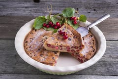 Franse Cherry Clafoutis-cake royalty-vrije stock foto Franse Cherry Clafoutis-cake royalty-vrije stock foto