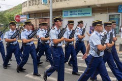 Franse Politiemannen op Parade voor de Nationale feestdag in Saint Martin stock foto Franse Politiemannen op Parade voor de Nationale feestdag in Saint Martin stock foto