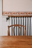 Fransk matsalstol för tappning royaltyfri fotografi Fransk matsalstol för tappning royaltyfri fotografi