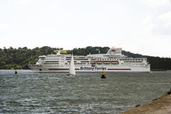 Fransk rulle på rulle av färjan som avgår Plymouth Devon UK royaltyfria bilder Fransk rulle på rulle av färjan som avgår Plymouth Devon UK royaltyfria bilder