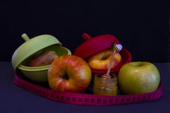 Fresco y cocido en manzanas especiales de una forma del silicón imágenes de archivo libres de regalías Fresco y cocido en manzanas especiales de una forma del silicón imágenes de archivo libres de regalías