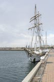 Front View: Navi alta una e tutta, porto Adelaide, SA fotografia stock libera da diritti Front View: Navi alta una e tutta, porto Adelaide, SA fotografia stock libera da diritti