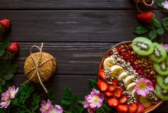 Frukost av havremjölet och frukt arkivbild Frukost av havremjölet och frukt arkivbild
