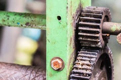 Fruktsaft för sockerrotting vid den manuella maskinen för tillverkare arkivfoto Fruktsaft för sockerrotting vid den manuella maskinen för tillverkare arkivfoto