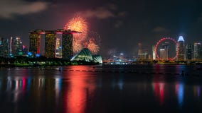 Fuego artificial en día nacional, Singapur, una ciudad mordern imágenes de archivo libres de regalías Fuego artificial en día nacional, Singapur, una ciudad mordern imágenes de archivo libres de regalías
