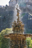 Fuente en el parque de Edimburgo fotografía de archivo libre de regalías Fuente en el parque de Edimburgo fotografía de archivo libre de regalías
