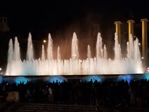 Fuente mágica - un definido debe si usted visita Barcelona foto de archivo Fuente mágica - un definido debe si usted visita Barcelona foto de archivo