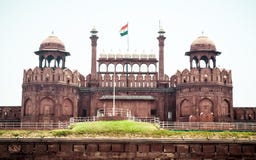 Fuerte Delhi la India 1 de mayo de 2019 rojo - fuerte rojo famoso también conocido como fuerte bendecido, fuerte de Agra o l Qi fotografía de archivo Fuerte Delhi la India 1 de mayo de 2019 rojo - fuerte rojo famoso también conocido como fuerte bendecido, fuerte de Agra o l Qi fotografía de archivo