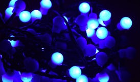 Fundo abstrato de luzes de néon roxas blurry fotografia de stock Fundo abstrato de luzes de néon roxas blurry fotografia de stock