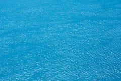 Fundo da água da opinião superior do mar ou do rio fotografia de stock royalty free Fundo da água da opinião superior do mar ou do rio fotografia de stock royalty free