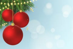 Fundo do Natal Bolas vermelhas do Natal na árvore de abeto Confetes de voo com serpentina Festão de incandescência da luz do ouro ilustração stock Fundo do Natal Bolas vermelhas do Natal na árvore de abeto Confetes de voo com serpentina Festão de incandescência da luz do ouro ilustração stock