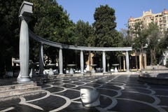 Fyrkant av springbrunnar i staden av Baku, Azerbajdzjan arkivbild Fyrkant av springbrunnar i staden av Baku, Azerbajdzjan arkivbild