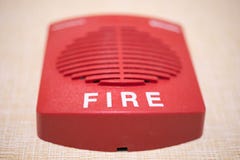 Fyrkantigt larm för röd brand royaltyfria foton Fyrkantigt larm för röd brand royaltyfria foton