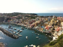 Färgrik sikt av den Capri ön, Italien royaltyfri fotografi Färgrik sikt av den Capri ön, Italien royaltyfri fotografi
