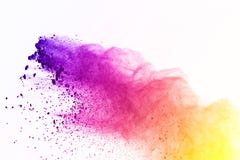Färgrikt av pulverexplosion på vit bakgrund Gräsplan- och gulingdamm exploderar på isolatbakgrund Målarfärg Holi färgrik oklarhet royaltyfri foto Färgrikt av pulverexplosion på vit bakgrund Gräsplan- och gulingdamm exploderar på isolatbakgrund Målarfärg Holi färgrik oklarhet royaltyfri foto