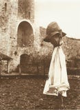 Fågelskrämma på Monteriggioni nära Siena i 60-tal arkivbilder Fågelskrämma på Monteriggioni nära Siena i 60-tal arkivbilder