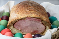 för easter för bröd kulör skinka ägg royaltyfri bild för easter för bröd kulör skinka ägg royaltyfri bild
