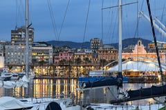 För Genua för gammal port pol för turist turist- pol Royaltyfri Foto För Genua för gammal port pol för turist turist- pol Royaltyfri Foto