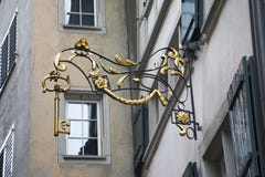 Förbluffa snatta skylten Zurich som en stor tangent fotografering för bildbyråer Förbluffa snatta skylten Zurich som en stor tangent fotografering för bildbyråer