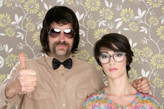 förbunden kvinnan för dumbommen för tecknet för oken för handmannerden den retro arkivbilder förbunden kvinnan för dumbommen för tecknet för oken för handmannerden den retro arkivbilder