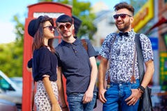 Förhållande för ungdomkultur, vänner på gatan Fotografering för Bildbyråer Förhållande för ungdomkultur, vänner på gatan Fotografering för Bildbyråer