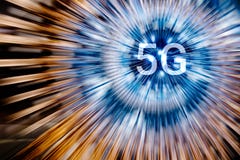 5G auf helle Radialneonlinien Hintergrund lizenzfreie stockbilder 5G auf helle Radialneonlinien Hintergrund lizenzfreie stockbilder