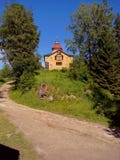 Gamla byggnader n?ra templet p? Solovki Solovetsky ?ar, Arkhangelsk region, vitt hav royaltyfri bild Gamla byggnader n?ra templet p? Solovki Solovetsky ?ar, Arkhangelsk region, vitt hav royaltyfri bild