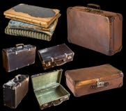 Gamla sjaskig tappningresv?skor och bok som isoleras p? svart bakgrund retro stil royaltyfria bilder Gamla sjaskig tappningresv?skor och bok som isoleras p? svart bakgrund retro stil royaltyfria bilder